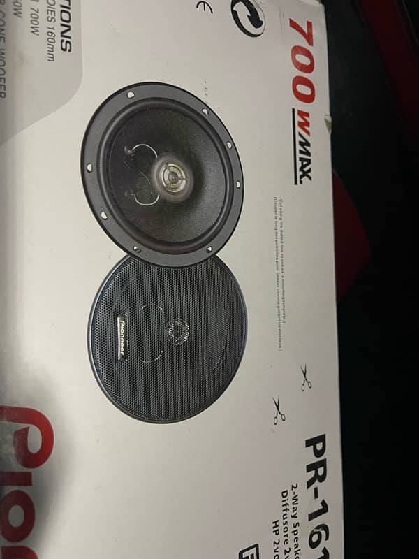 pioneer 700 watts speakers 1