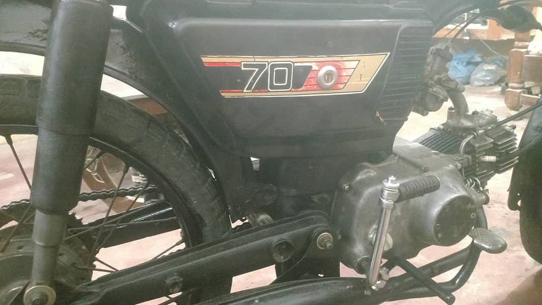 Honda CD 70 1978 13