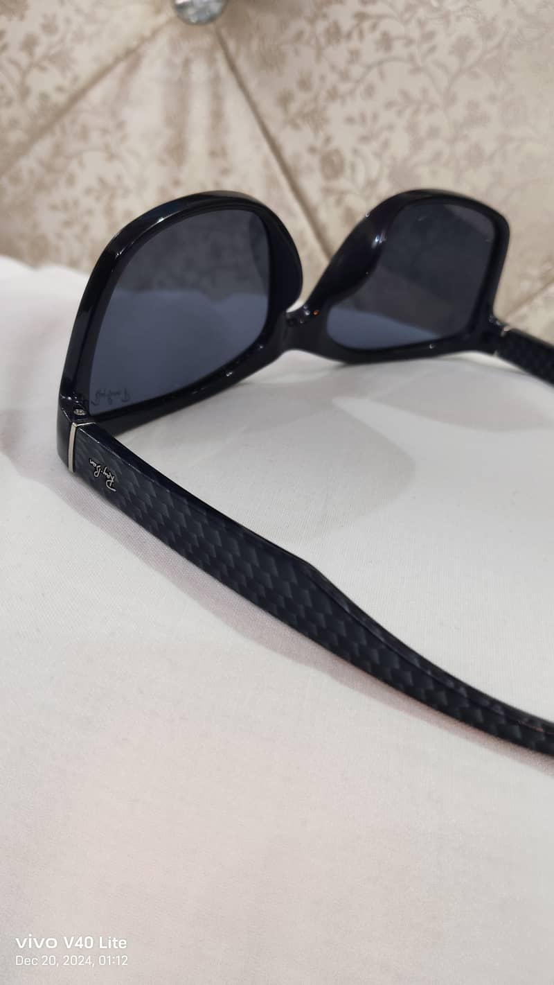 Ray-Ban collaboration with Ferrari polarized sunglasses 2