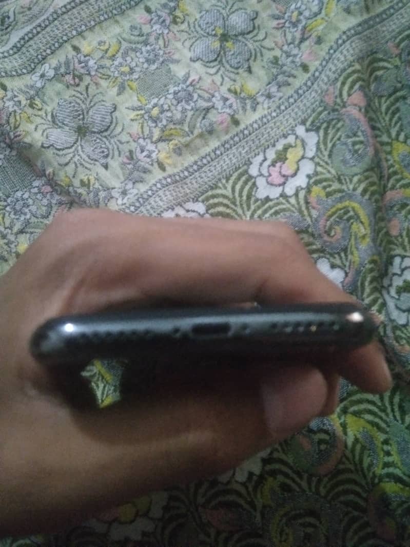 Apple iPhone X 0