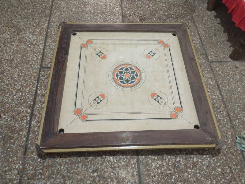 Carrom board 0