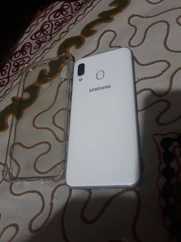 Samsung a30 4,64 sale/exchange 1