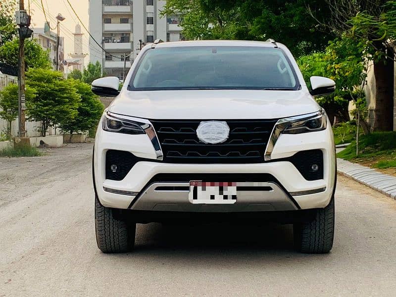 TOYOTA FORTUNER V PATROL MODEL REGISTERED 2022 5000km  ZERO CONDITION 0