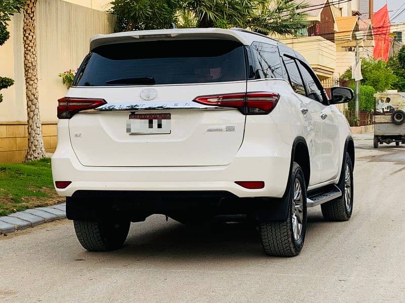 TOYOTA FORTUNER V PATROL MODEL REGISTERED 2022 5000km  ZERO CONDITION 2