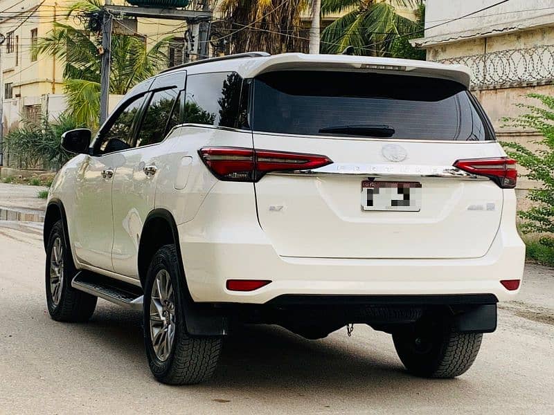 TOYOTA FORTUNER V PATROL MODEL REGISTERED 2022 5000km  ZERO CONDITION 4