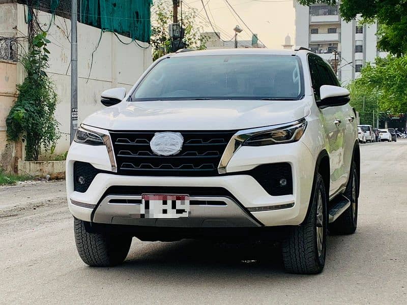 TOYOTA FORTUNER V PATROL MODEL REGISTERED 2022 5000km  ZERO CONDITION 5