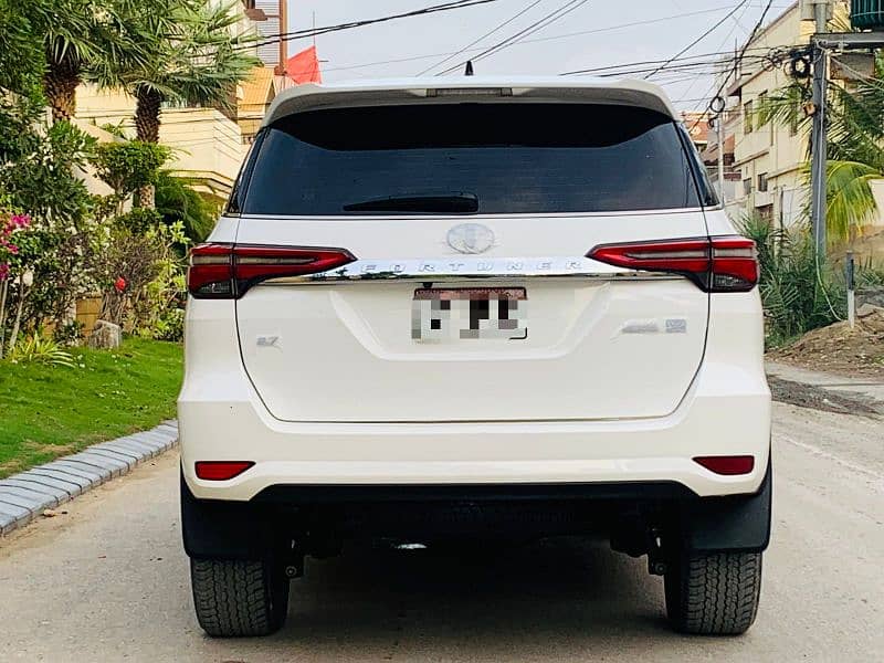 TOYOTA FORTUNER V PATROL MODEL REGISTERED 2022 5000km  ZERO CONDITION 6