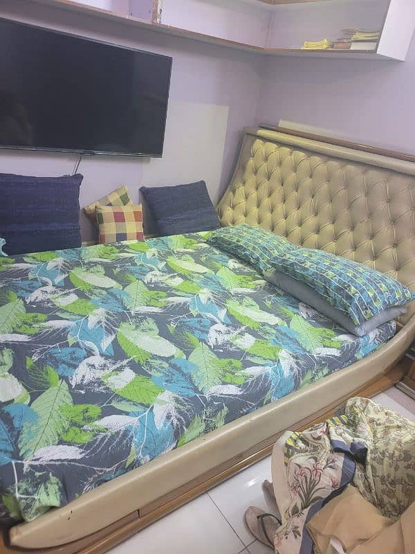 3 piece bedset for urgent sale 0