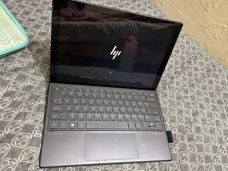 HP Spectre X2 Detachable i5 7th special edition read add 4