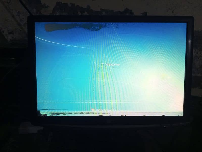 LG 19 inach LCD far sale urgent all okay ha 1