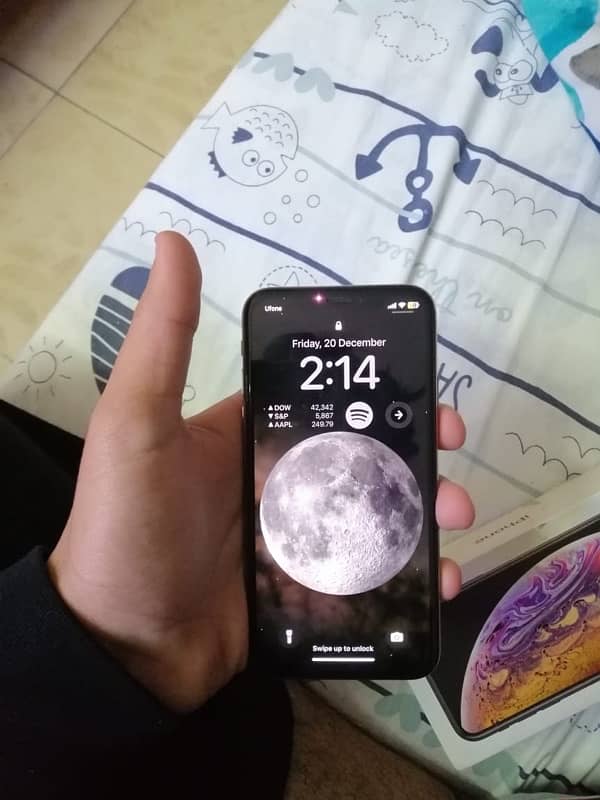 iphone xs pta approved with box 0