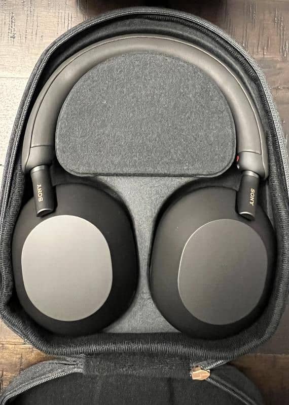 VERY URGENT!! Sony Wh 1000xm5 headphones wireless 0