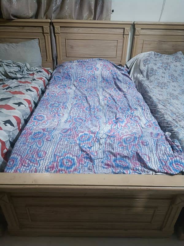 Single bed & wardrobe 1