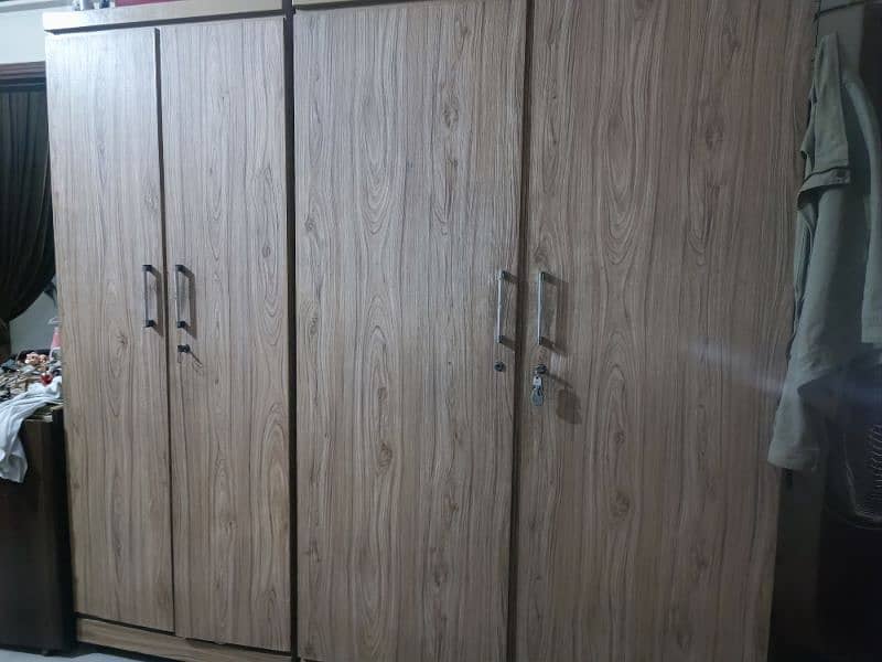 Single bed & wardrobe 2