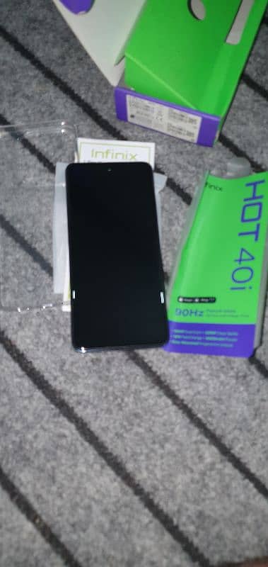 infinix hot 40i 4+4gb ram 128gb 10by10 conditon With warranty with box 9