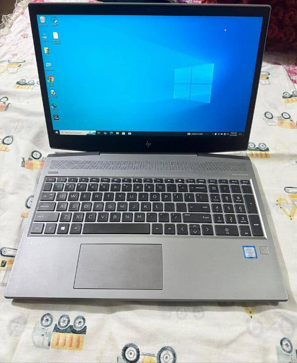 Hp zbook 15v-g5 Ci7-8th generation 4gb GPU Nvidia Quadro p600 11