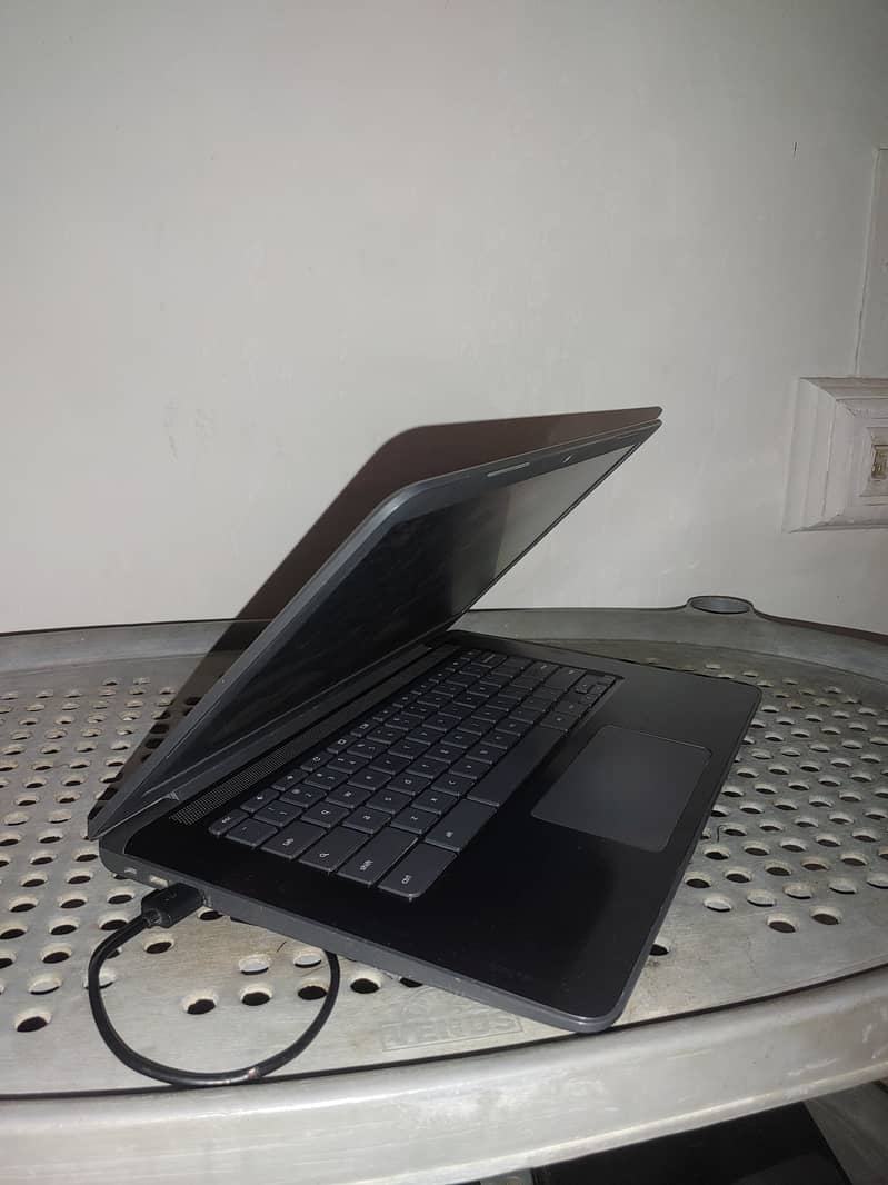 hp 14 inch 6th generation Chromebook 2