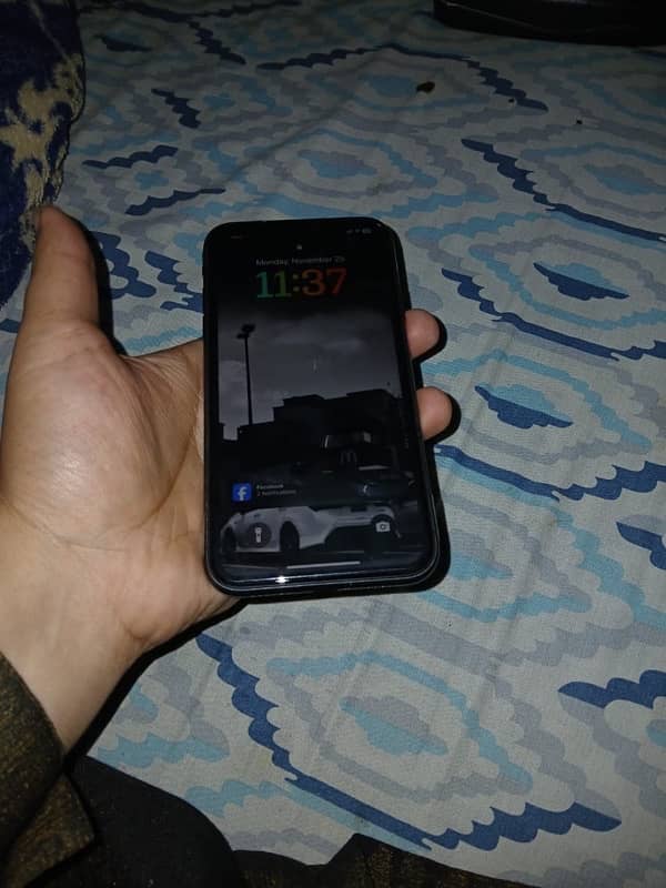 Iphone 11 Black colour 4