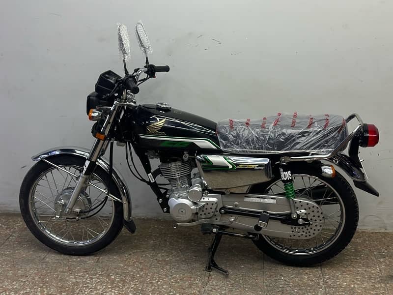 honda cg125 self start 2023 model ( special edition ) 5