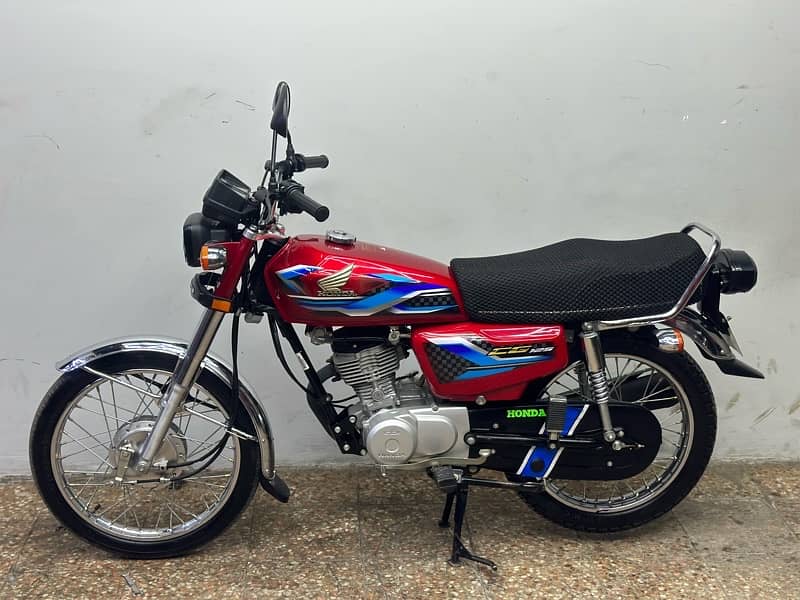 honda cg125 2024 model ( 6000 km used only ) 2