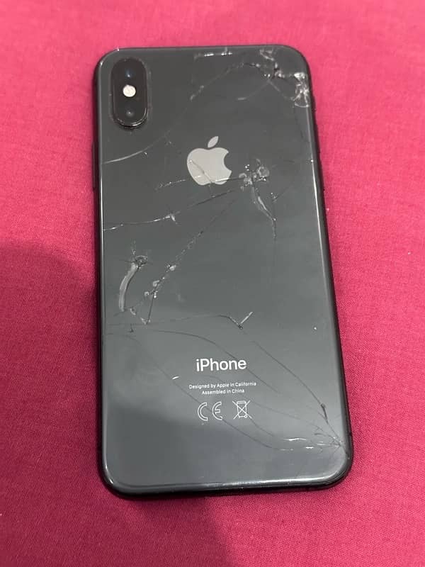 iPhone XS 64GB (Back Cracked) 2