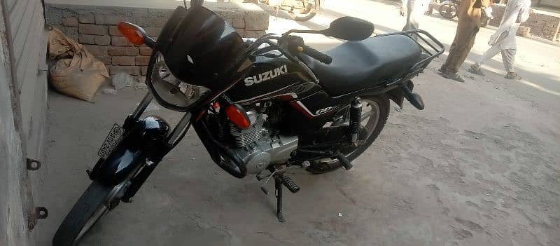 Suzuki 110 lush condition 03292727279 call and WhatsApp 0