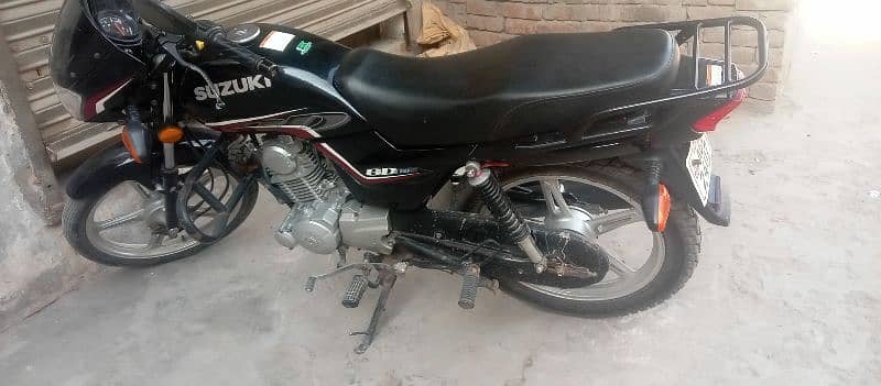 Suzuki 110 lush condition 03292727279 call and WhatsApp 6