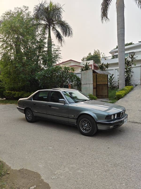 BMW 7 Series 1988 7