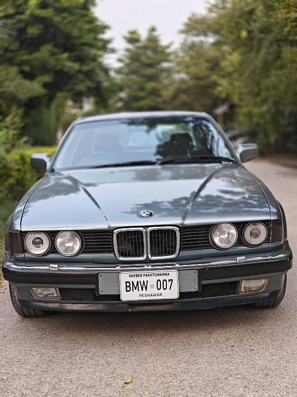 BMW 7 Series 1988 9