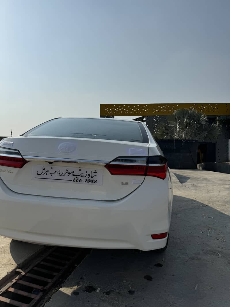 Toyota Corolla GLI 2019 Super white special edition 1