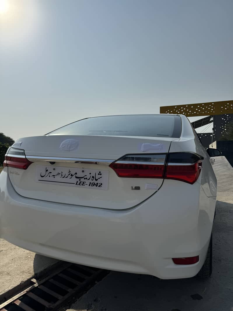 Toyota Corolla GLI 2019 Super white special edition 2