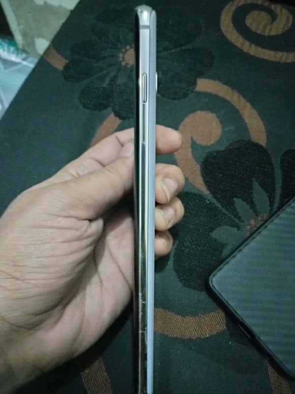 Samsung Galaxy S10 plus non PTA 8/128 GB 2