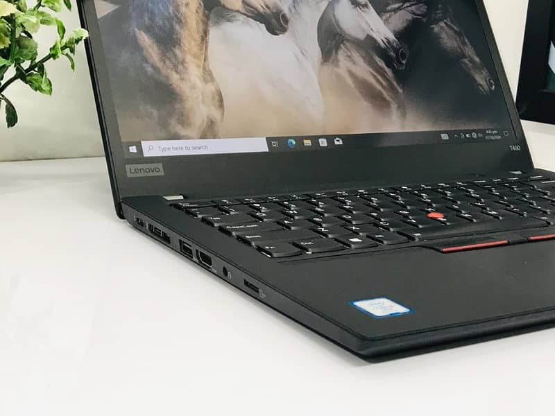 lenovo t490 core i5 8th generation -Quard core processor -UHD graphics 1