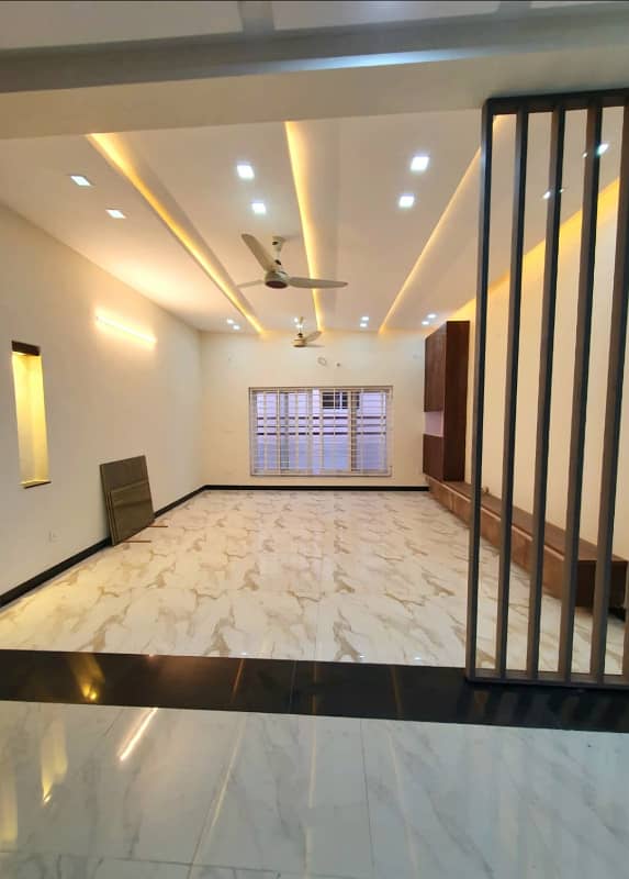 1 Kanal New Tile Flooring Ground With Gas Boring Near Market G-13 0