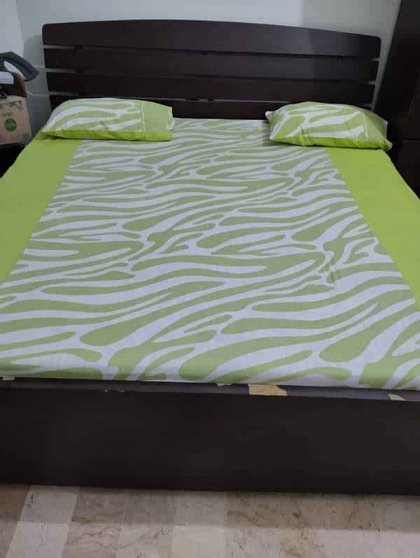 Double bed with side tables 1