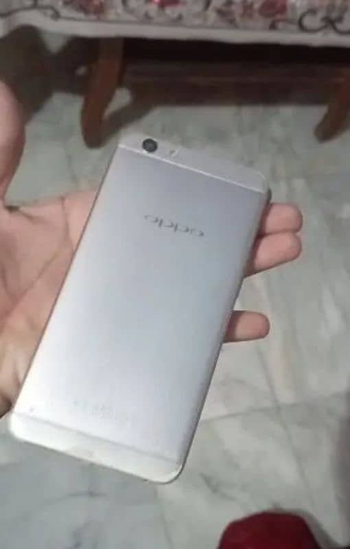 Oppo F1s 1