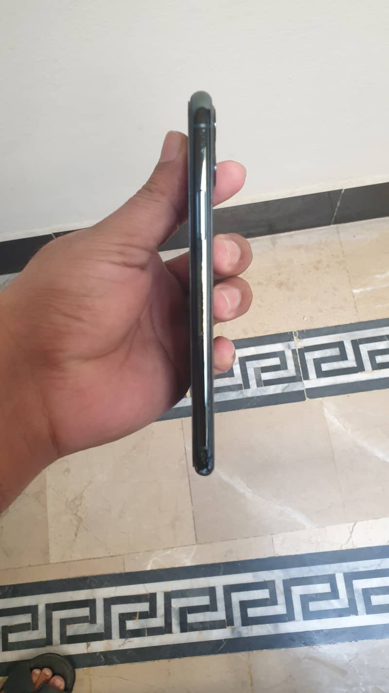 Iphone 11 pro 256GB PTA approved 4