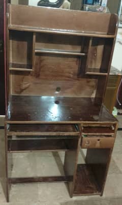 I want to sell Computer Table