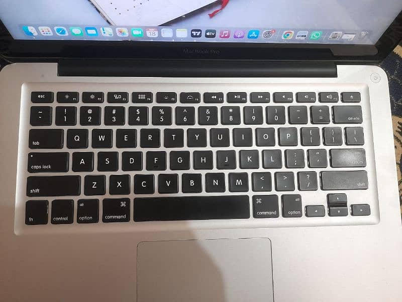 Apple laptop 2