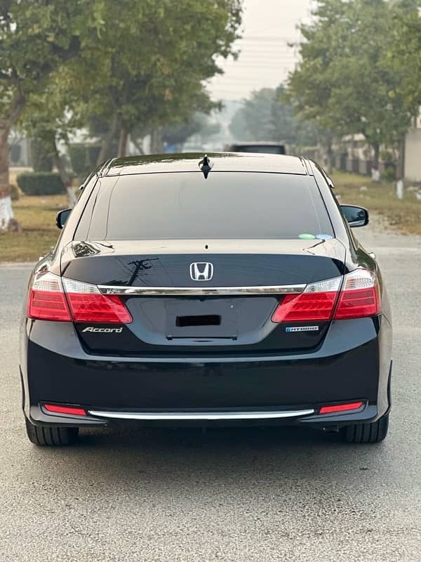 Honda Accord 2013 Hybrid 1