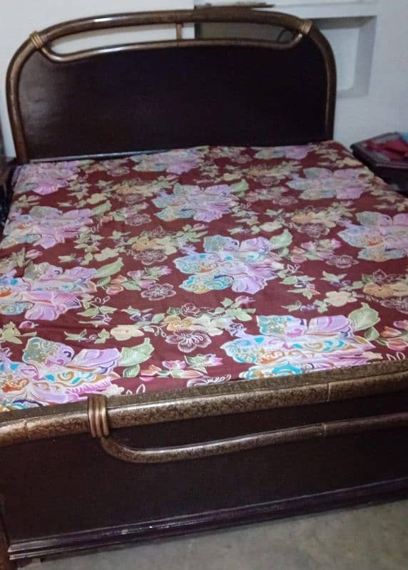 bed dressing showcase in excellent condition like new 3