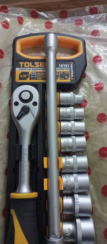 Car Tool set . socket set , Rachet sets , spanners, screw drivers 0