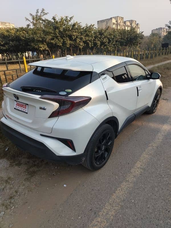 Toyota C-HR 2019 4