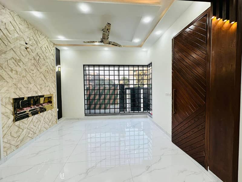 5 Marla Designer Beautiful House For Sale In Bahria Town Lahore 9