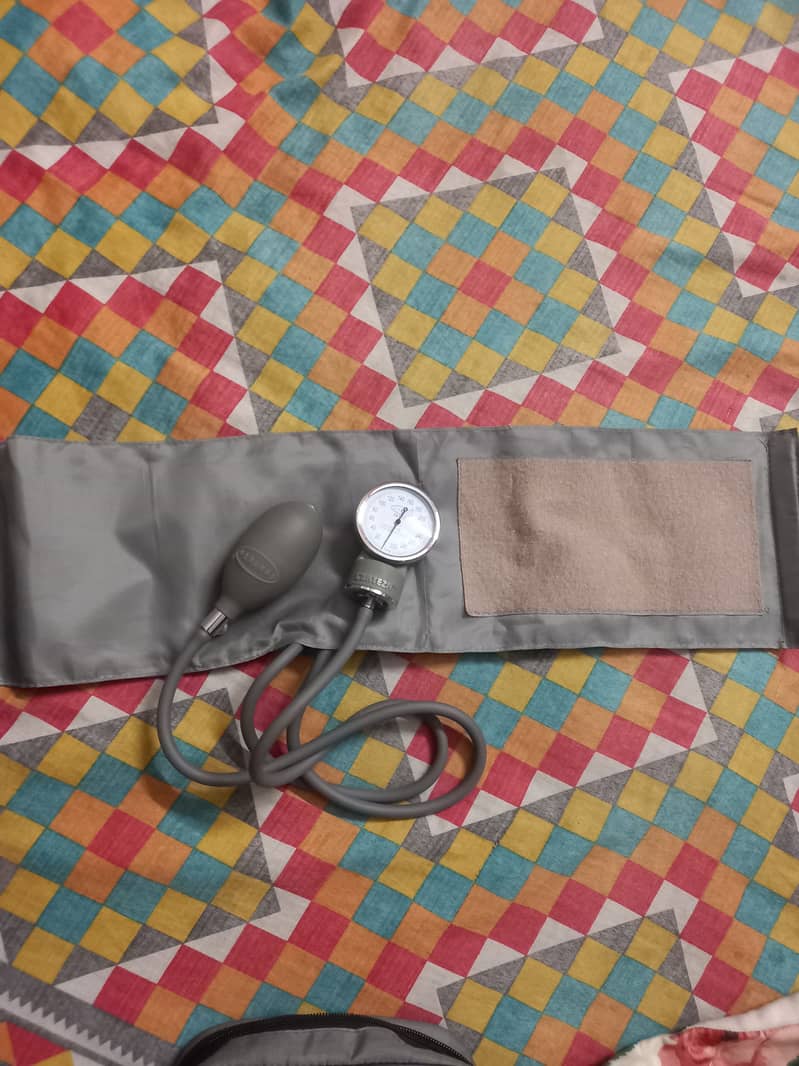 BLOOD PRESSURE MONITOR & STETHOSCOPE CERTIZIA 3