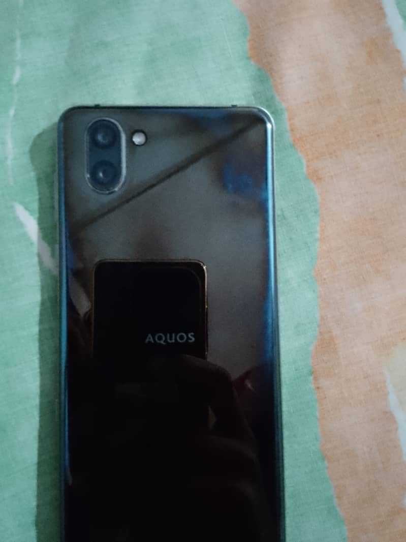 Aquos R3 everything is good. 7