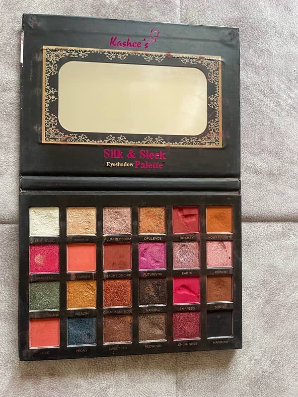 kashees silk and sleek eye shadow pallet 2