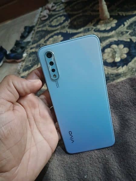 vivo s1 4gb 128gb 03_45_1*1*7*1*4*2*0 4