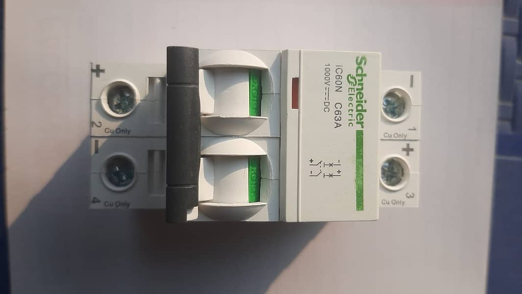 Schneider 63A, 1000V DC Solar Breakers 0