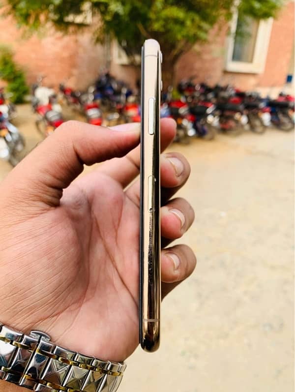 iphone 11 pro dual pta 1